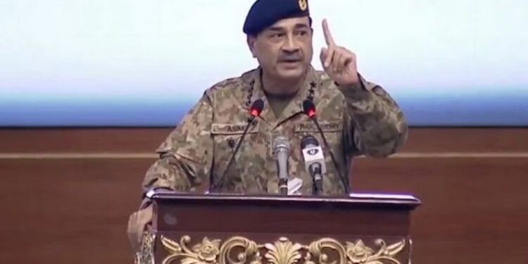 பாகிஸ்தான் ராணுவ தளபதி அசிம் முனீருக்கு அமெரிக்க ராணுவ அணிவகுப்புக்கு அழைப்பு இல்லை!