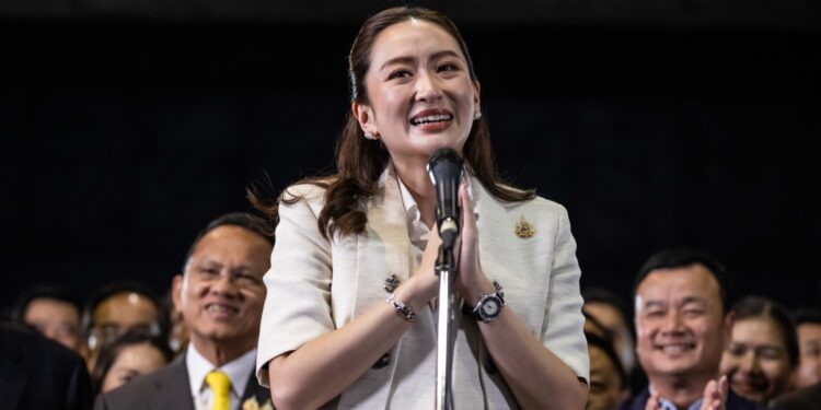 தாய்லாந்து பிரதமர் பேடோங்டர்ன் ஷினவத்ரா இடைநீக்கம்: பின்னணி மற்றும் விவரங்கள்!