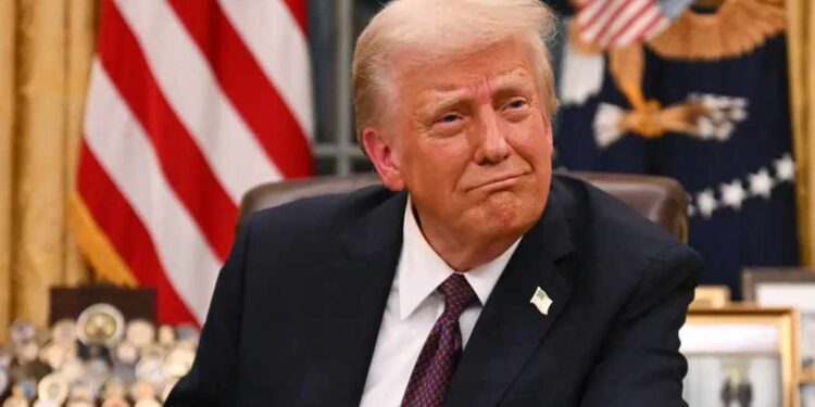 ட்ரம்பின் தொலைபேசி அழைப்புக்காகச் சர்வதேச மாநாட்டை விட்டு வெளியேறிய புடின்மாஸ்கோ!