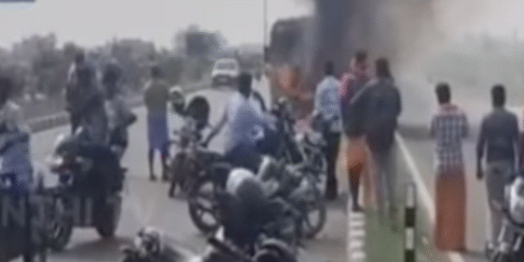 திருமங்கலம்.. தீப்பிடித்து எரிந்த பள்ளிப் பேருந்து