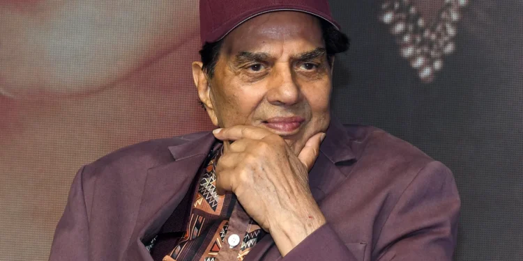 ஹிந்தி நடிகர் தர்மேந்திரா வீடு திரும்பினார்