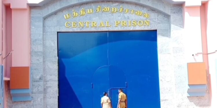 தனது காதலியுடன் பேசக்கூடாது… சீறி பாய்ந்த குண்டு