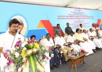 புதிய அடுக்குமாடி குடியிருப்புகள் திறப்பு விழா