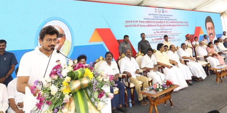 புதிய அடுக்குமாடி குடியிருப்புகள் திறப்பு விழா