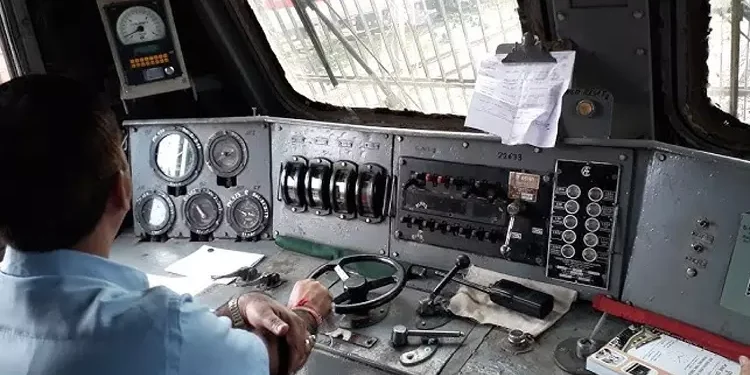 ரயில் ஓட்டுனர்கள் உண்ணாவிரத போராட்டம்