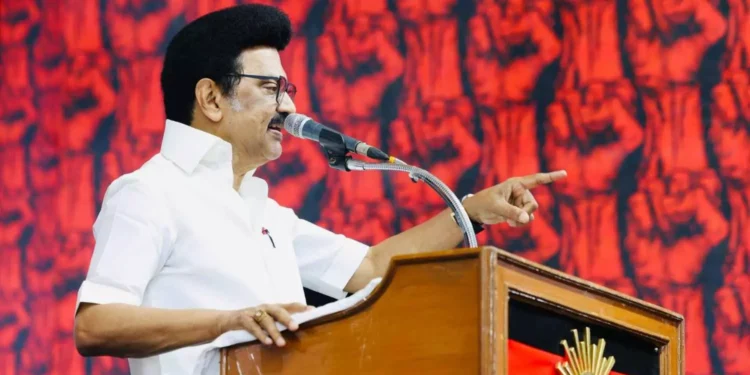 தலா 2 ஆயிரம் ரூபாய் நிதியுதவி பெறுவதற்கான ஆணைகள்