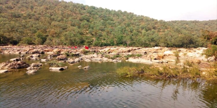 மேகதாது அணையில் தடுப்பணை கட்ட எதிர்ப்பு